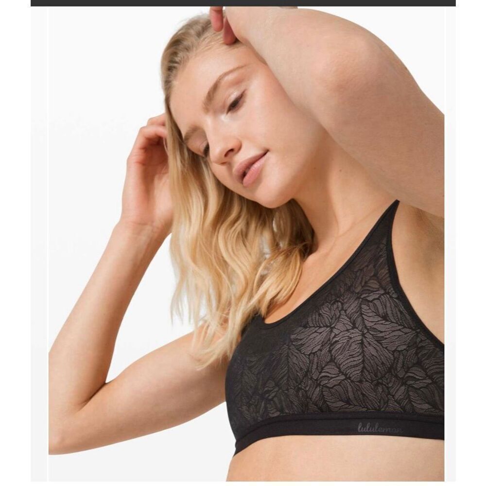 Lululemon shadow mesh bra black leaf medium light padding spiderweb effect